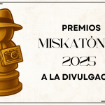 logo premios miskatonico con estatuilla