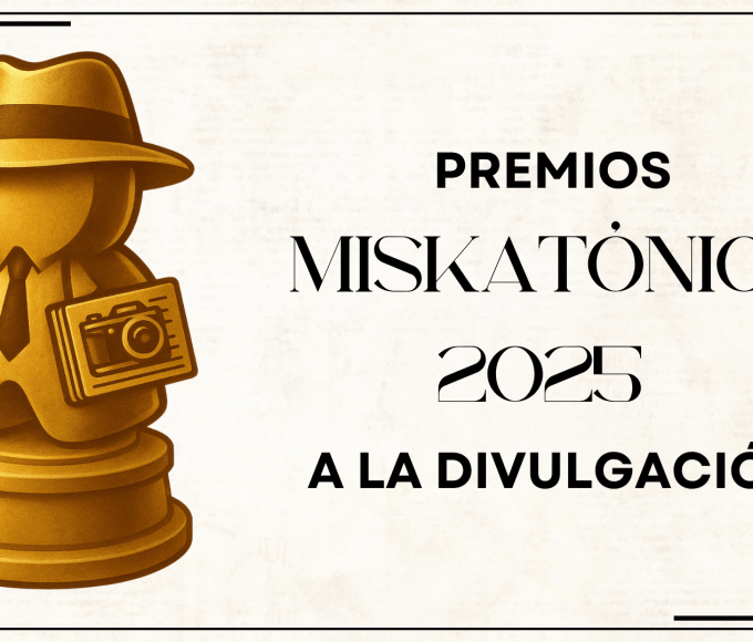 logo premios miskatonico con estatuilla